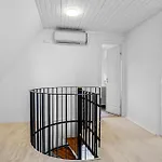 3 Bedroom Awesome In Holiday home *