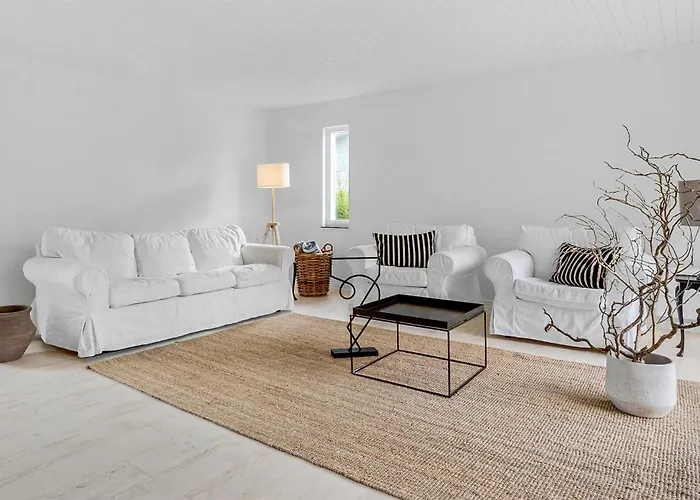 3 Bedroom Awesome In Оттеруп