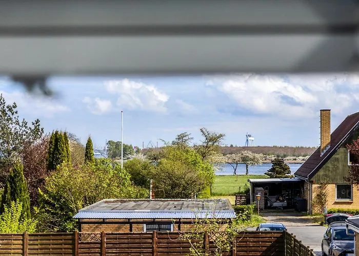 Сasa de vacaciones 3 Bedroom Awesome In *